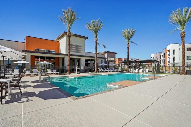 Building Photo - 1161 E O'Neil Dr