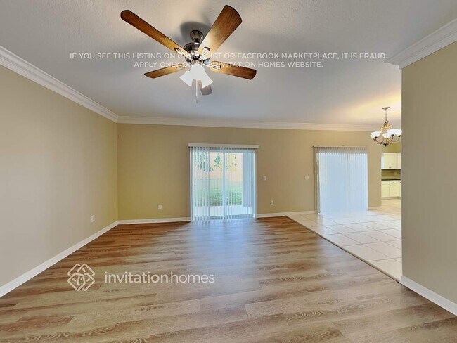 Foto del edificio - 8112 Alamosa Wood Ave