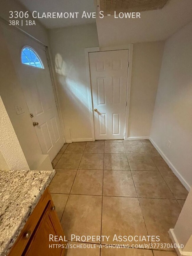 Foto del edificio - 3306 Claremont Ave S