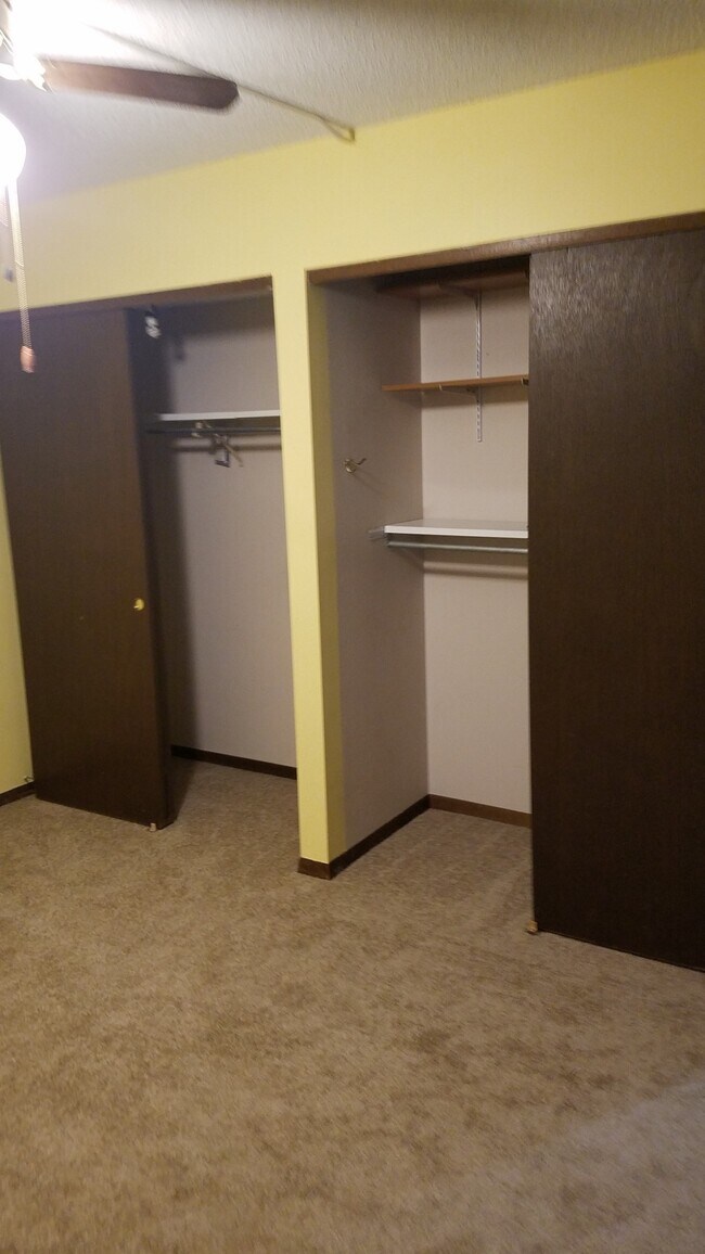 Foto del edificio - 2213 Melrose Dr