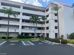 Building Photo - 7430 Lake Breeze Dr