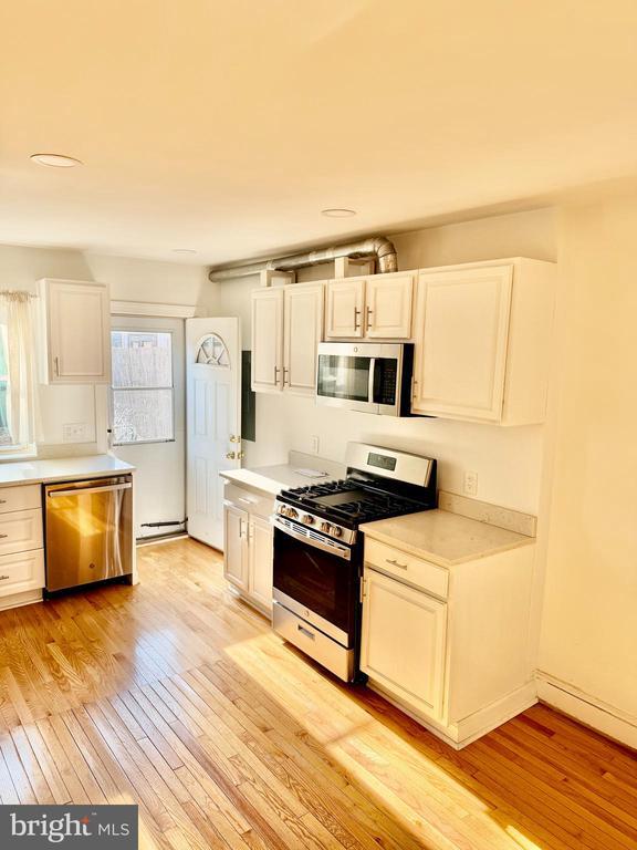 Foto del edificio - 420 N Henry St