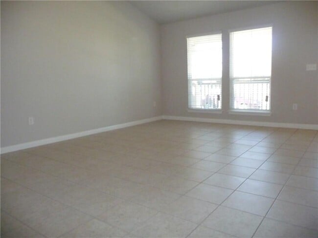 Foto del edificio - 1118 Walnut Canyon Blvd