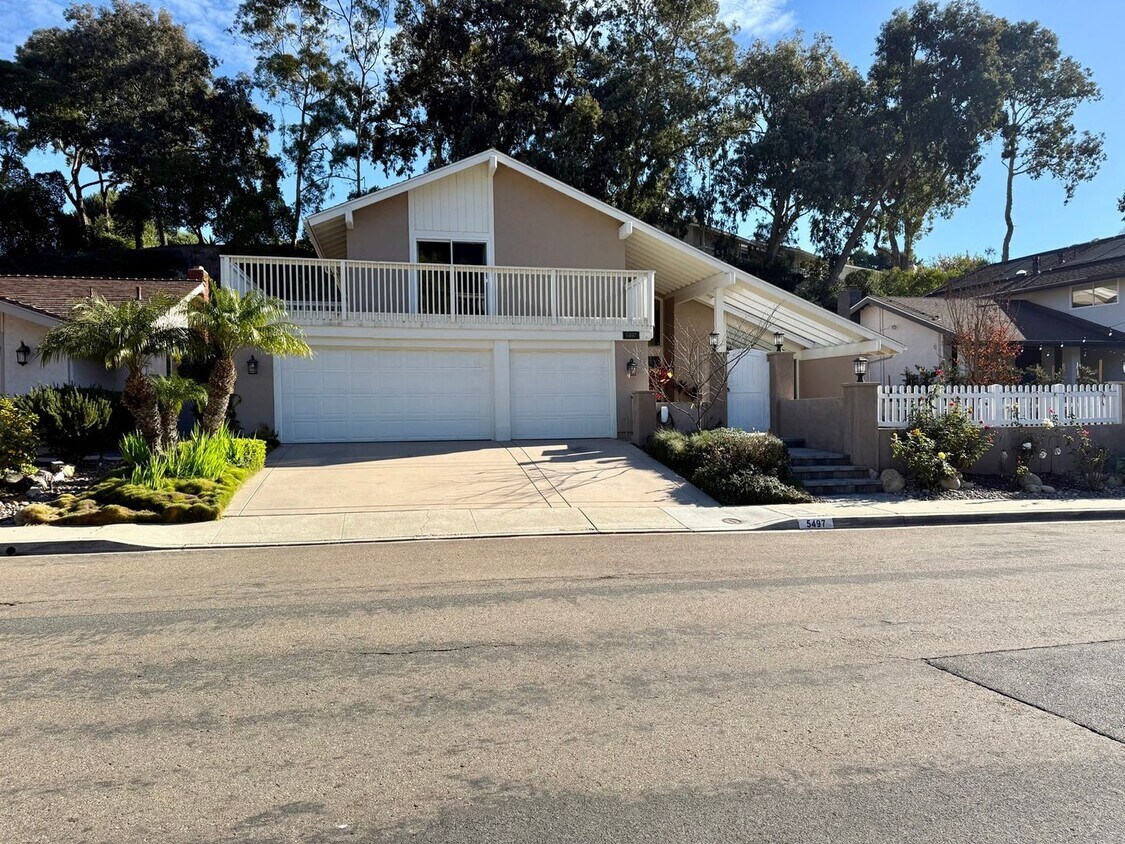 Primary Photo - Spacious 6BR House in La Jolla