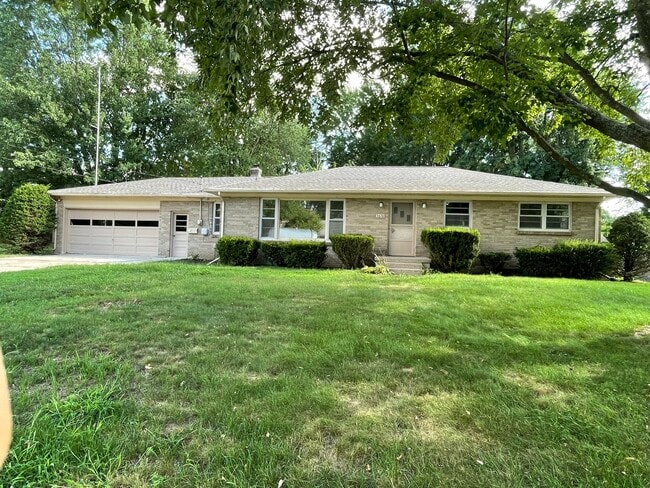 Building Photo - 3670 Yellowstone Dr SW