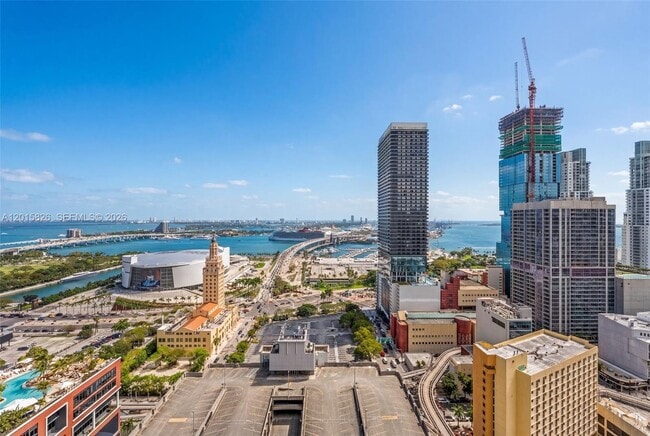 Foto del edificio - 121 NE 5th St