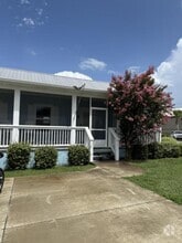 Building Photo - 325 Governor Dr