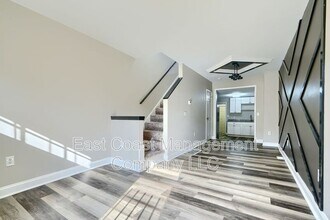 Building Photo - 1527 N Stricker St