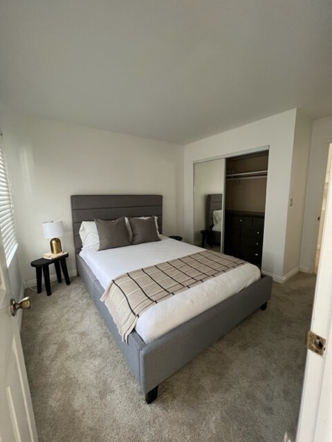 Foto principal - 4879 Long Branch Ave