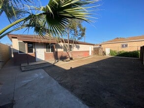 Building Photo - 2012 1/2 Oregon St