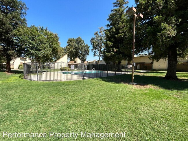 Building Photo - 3 br, 2 bath House - 4900 Nordic Dr #8