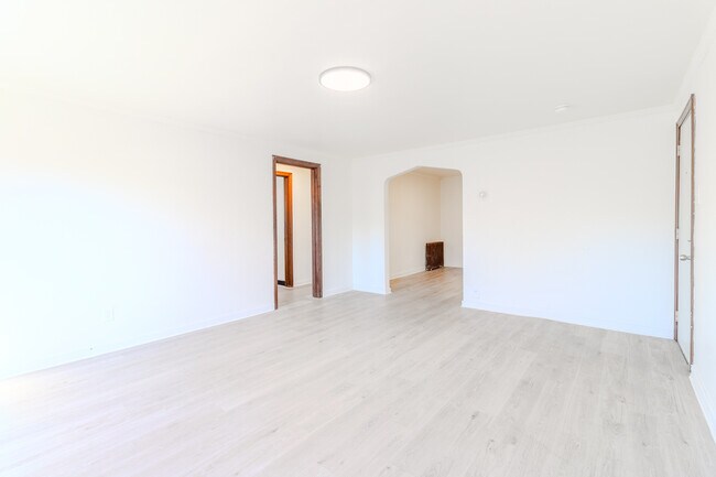 Foto del edificio - 825 5th Ave