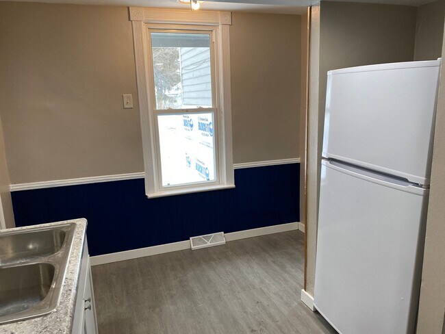 Building Photo - Spacious 5 bedroom Home Wausau