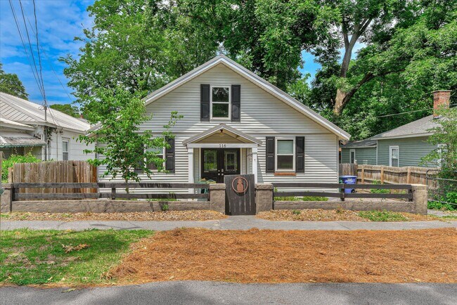 Foto del edificio - 116 Edgefield Ave NW