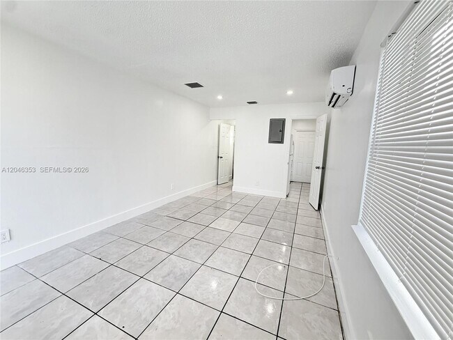 Foto del edificio - 2780 NW 14th Ct