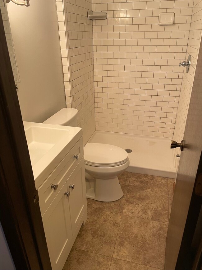 Building Photo - 4456 Johnny Cake Ridge Rd