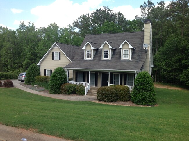 Building Photo - Great 3br House (plus Bonus Room) in East ...