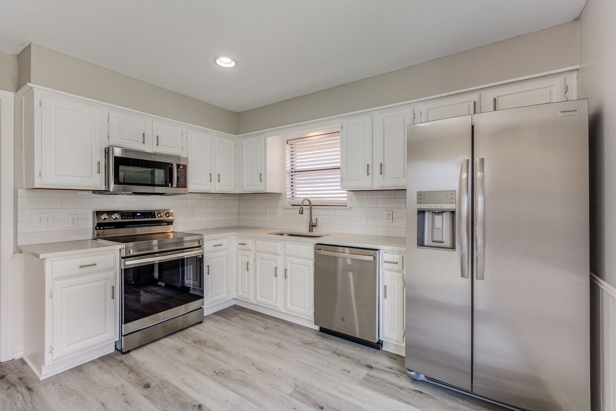 Primary Photo - Two bedroom, 2 bathroom, ONE STORY home in...