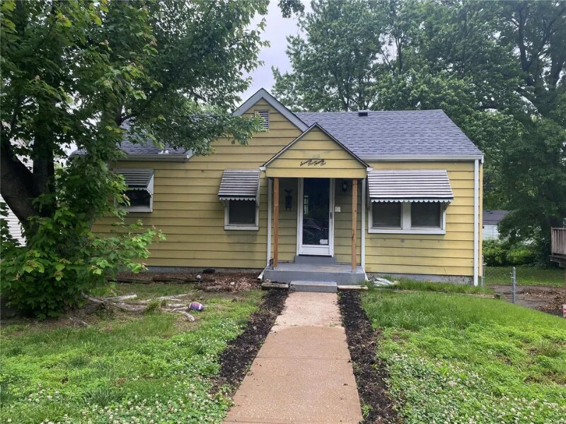 Primary Photo - 7121 Manette Dr