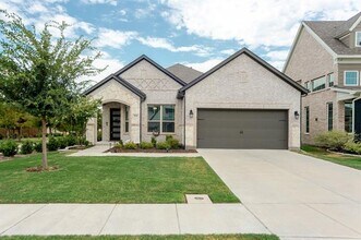 Building Photo - 3816 Lochwood Dr