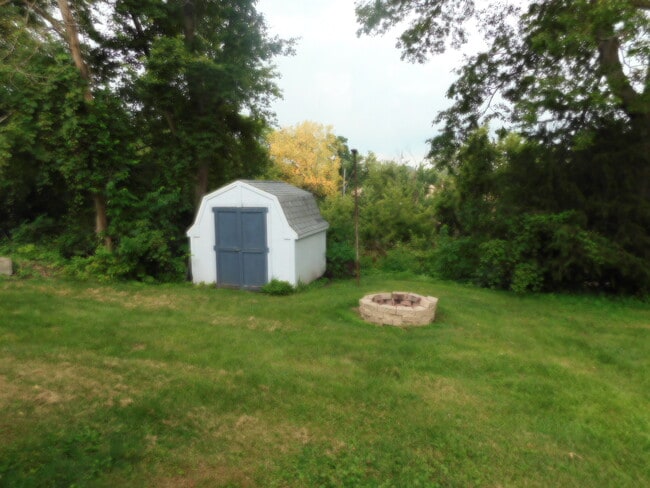 Foto del edificio - 230 W Summit St