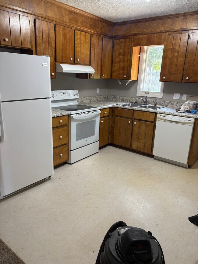 Kitchen - 5114 Highway 221