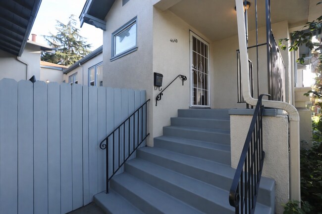 Foto del edificio - 4640 Park Blvd