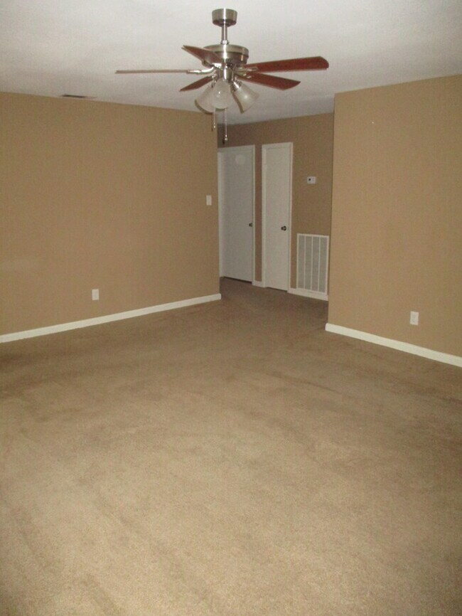 Foto del edificio - 4935 Quailgate Dr