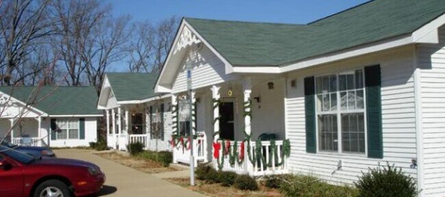 Building Photo - 1700 Florence Rd