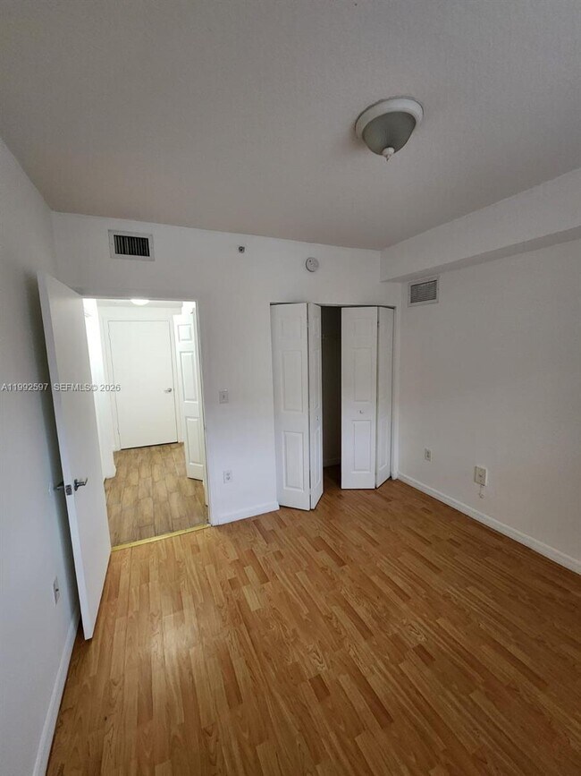 Foto del edificio - 11060 SW 196th St