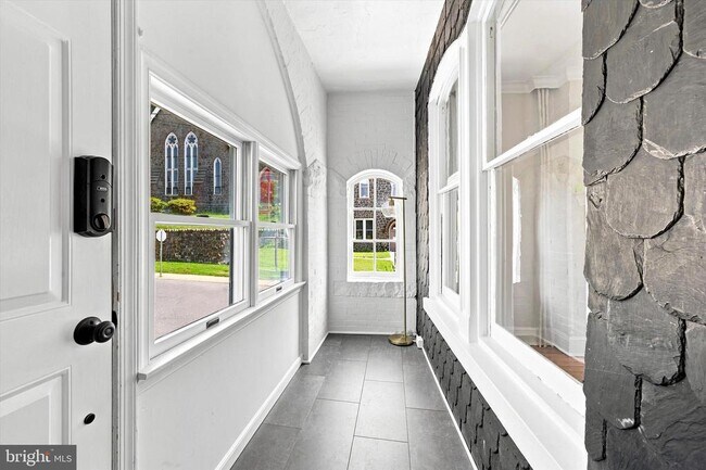 Foto del edificio - 1810 Mt Salem Ln
