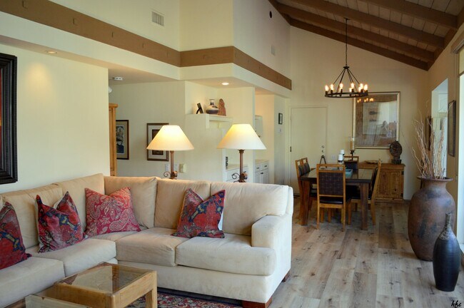 Foto del edificio - Canyon Sands Villa Furnished Seasonal Rent...