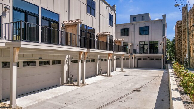 Foto del edificio - 671 E 16th St