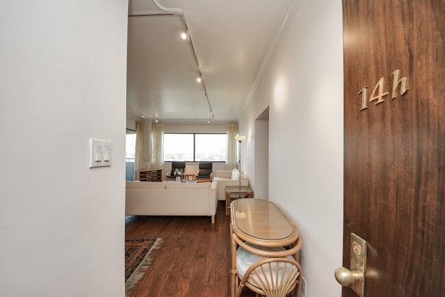 Photo - 5000 Montrose Boulevard Unit 14H Apartment