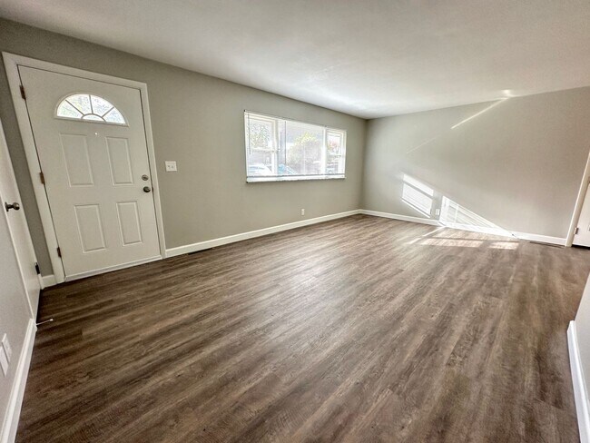 Foto del edificio - 2274 Broadmoor Dr