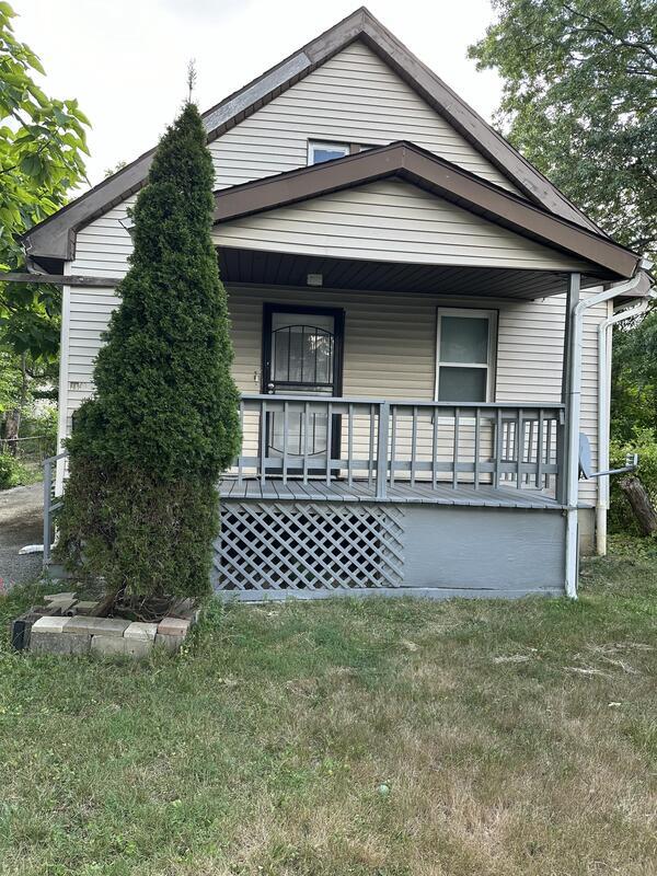 Primary Photo - 3697 E 149th St