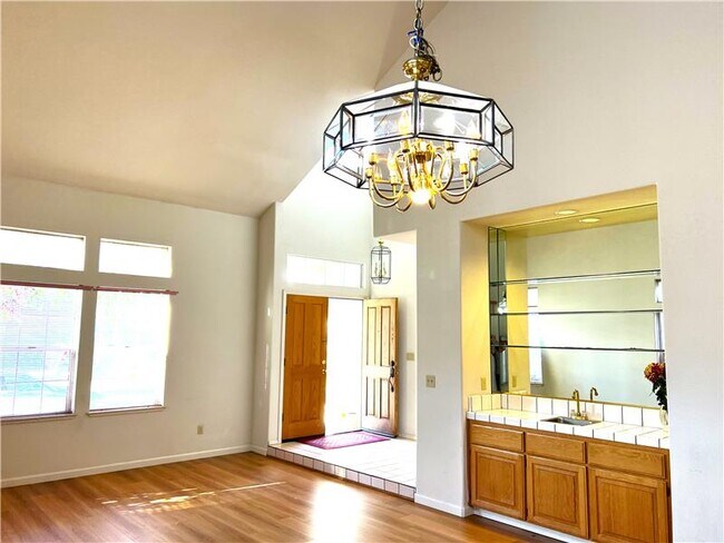 Building Photo - 1578 Cleo Springs Dr