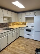 Building Photo - 100 Conard St