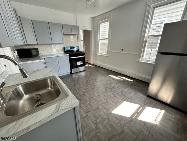 Foto del edificio - 222 Inslee Pl