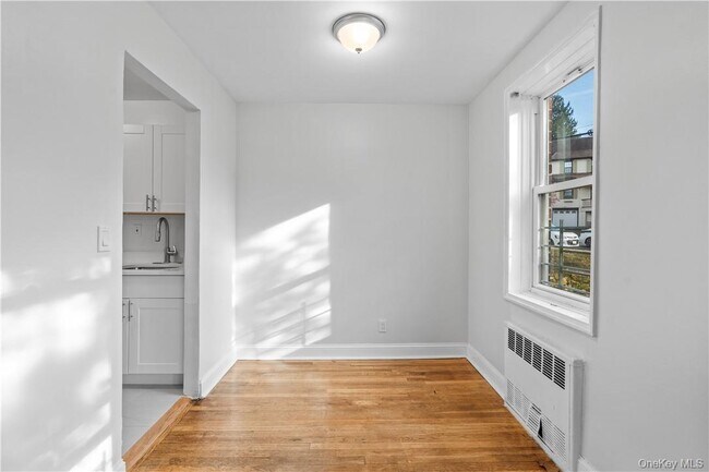 Foto del edificio - 700 Scarsdale Ave