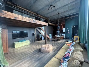 Building Photo - 1749 NE Miami Ct