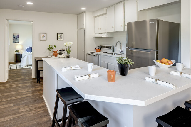 New Quartz Counters - 5302 212th St SW