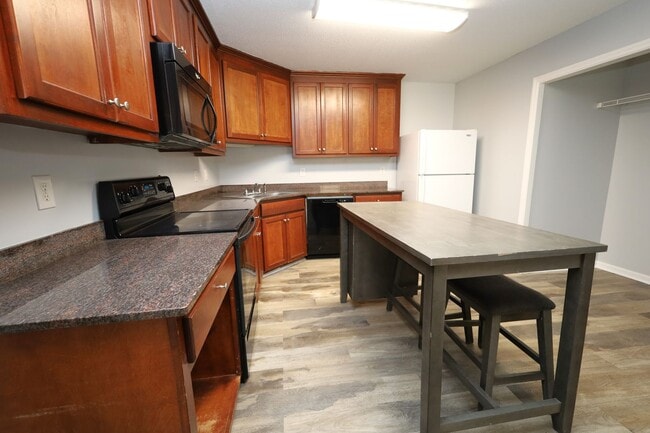 Building Photo - 1732 Eli Pl