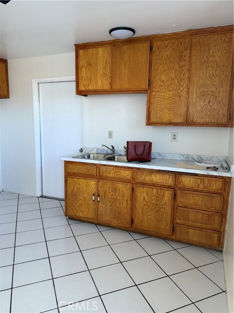 Foto del edificio - 16230 Sequoia St