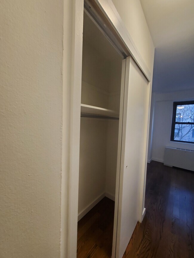 Foto del edificio - 401 E 88th St