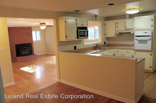 Building Photo - 2304 Plantation Dr