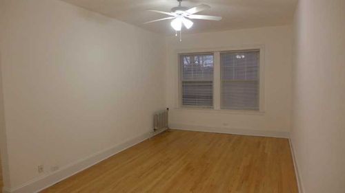 Building Photo - 3955 N Lamon Ave