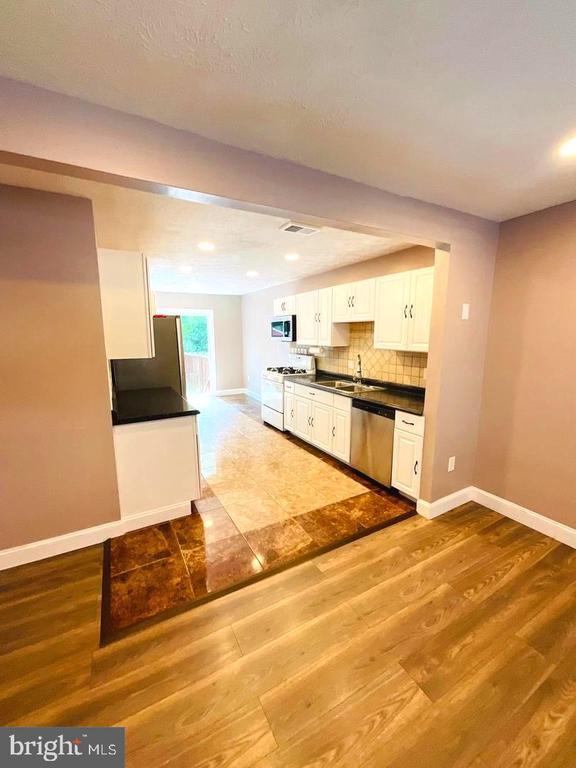 Foto del edificio - 404 Potomac Hills Dr