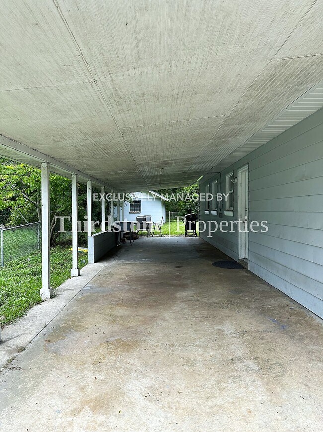 Building Photo - 2429 Miss Muffet Ln W, Jacksonville, FL 32210