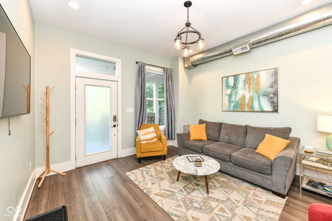 Building Photo - 1242 S Talbott St